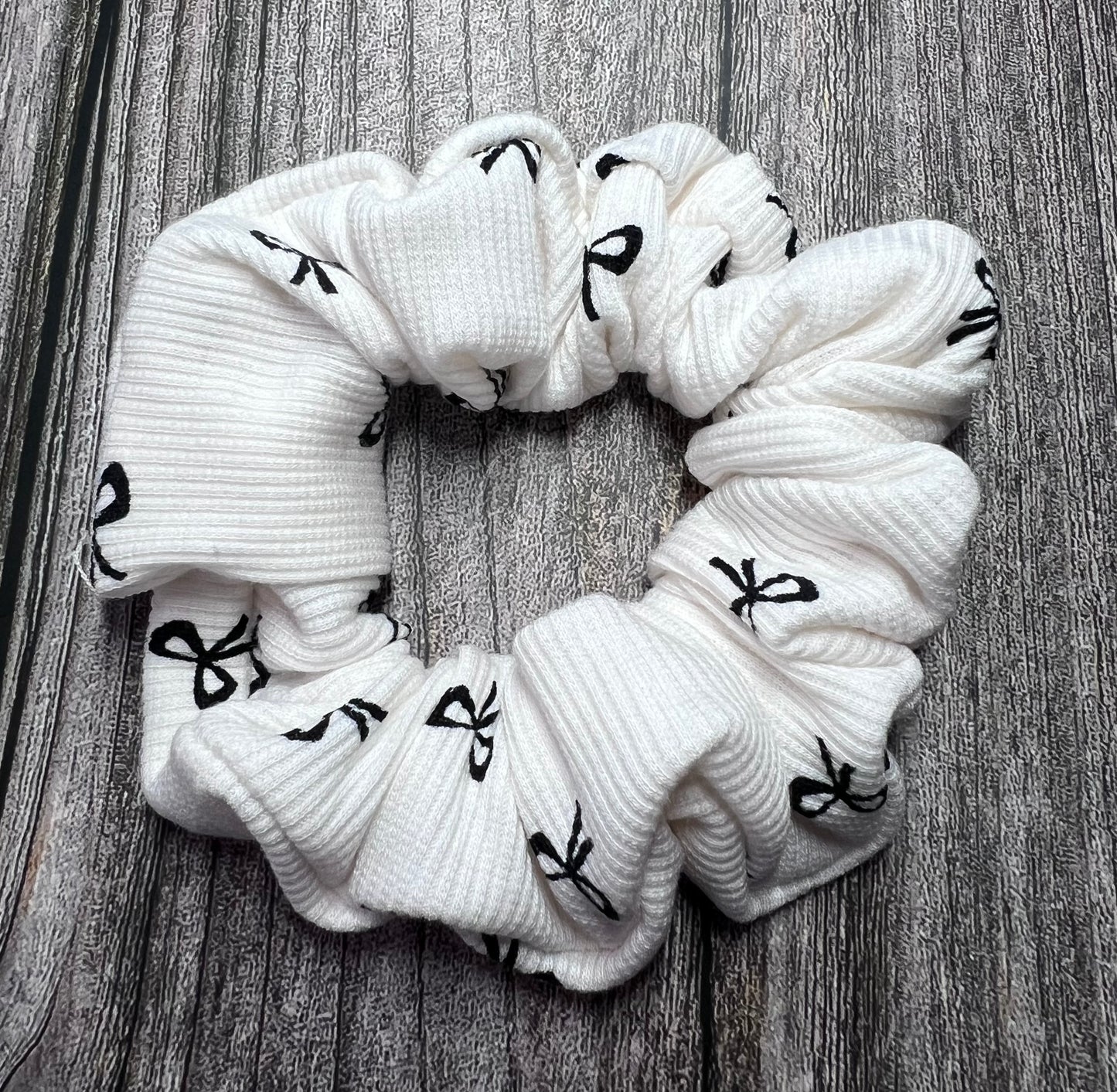Ivory & Black Bows Scrunchie