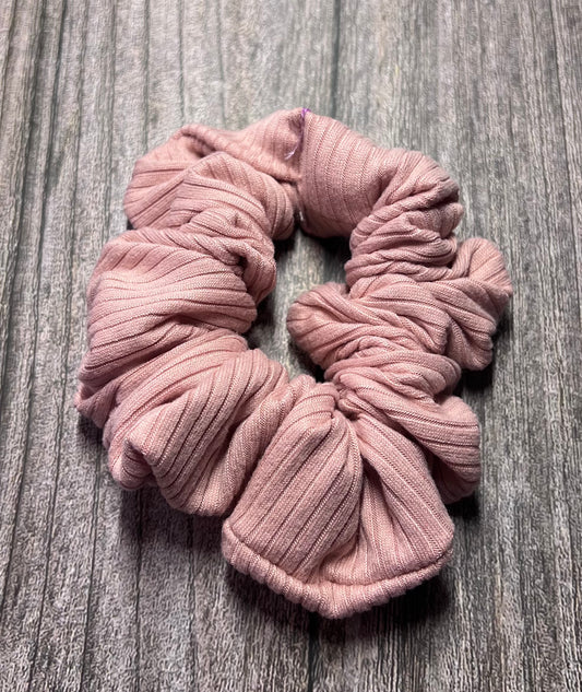 Soft Mauve Ribbed Scrunchie