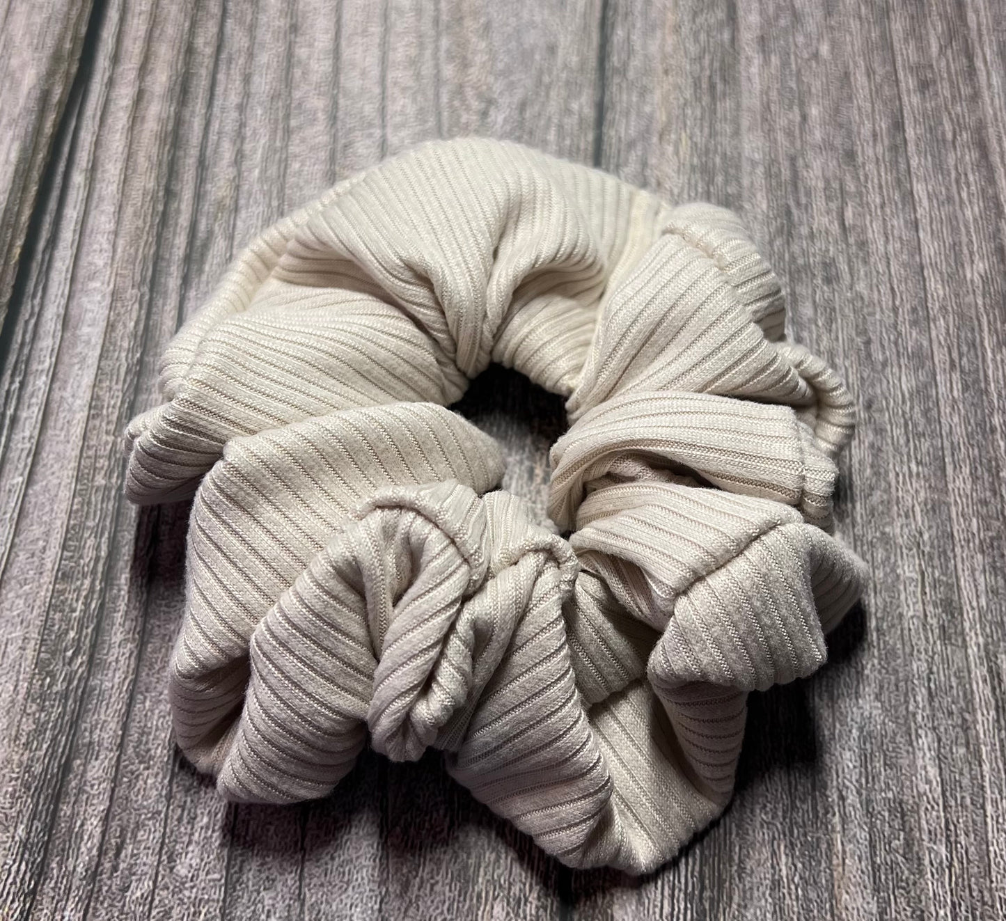 Natural Cream Ribbed Scrunchie